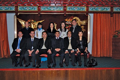 英国议会唯一华裔议员探访曼彻斯特华人社团